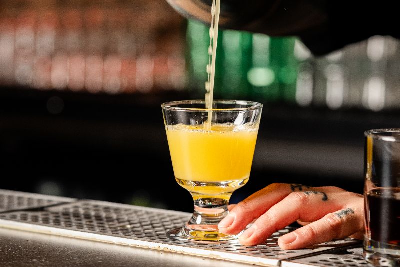Nine Bar-cocktail_NA50BB25-51-100-LIP